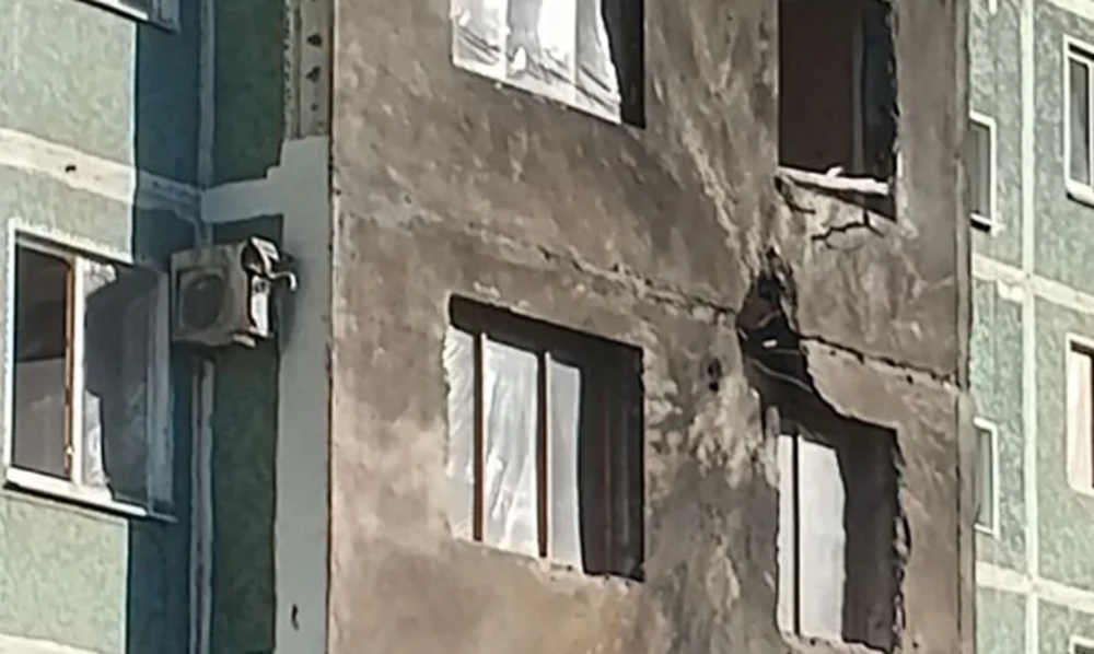 Жильцы поврежденного налетом БПЛА дома в Новороссийске неожиданно узнали, что УК просит их оплатить ремонт из своего кармана