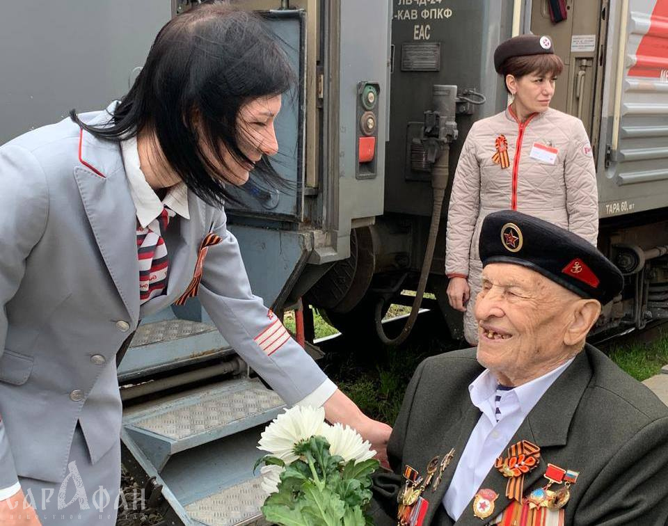 104-летний ветеран из Краснодарского края вернулся домой после поездки на Парад Победы в Москве