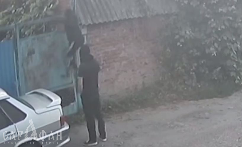 На рассвете разбойники в балаклавах и с ножом ворвались в дом беззащитного кубанца