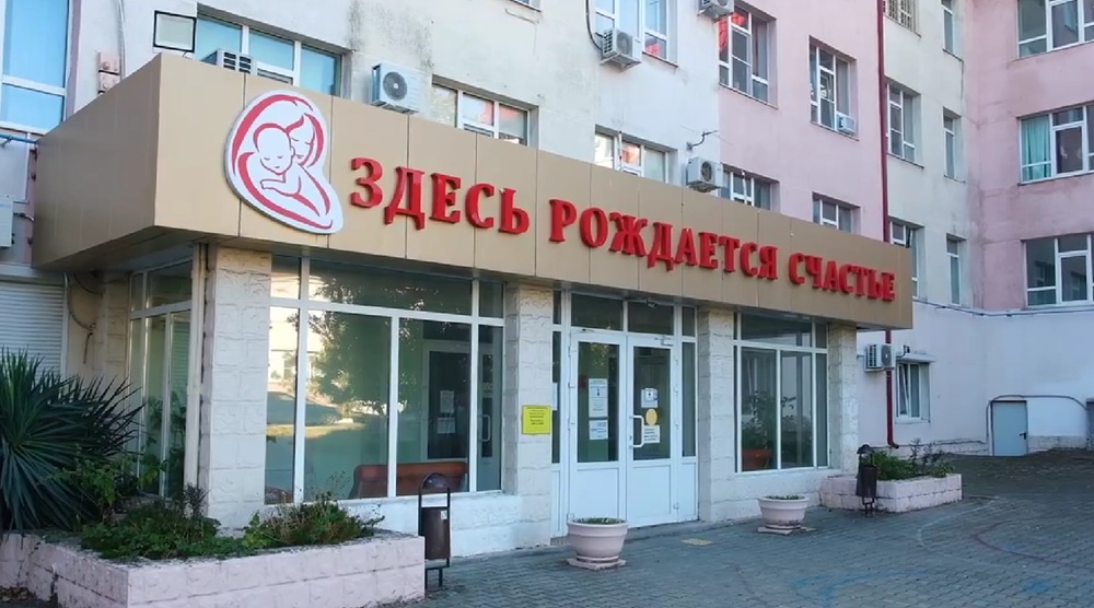 В роддоме Новороссийска мама проголосовала сразу после рождения третьего ребенка