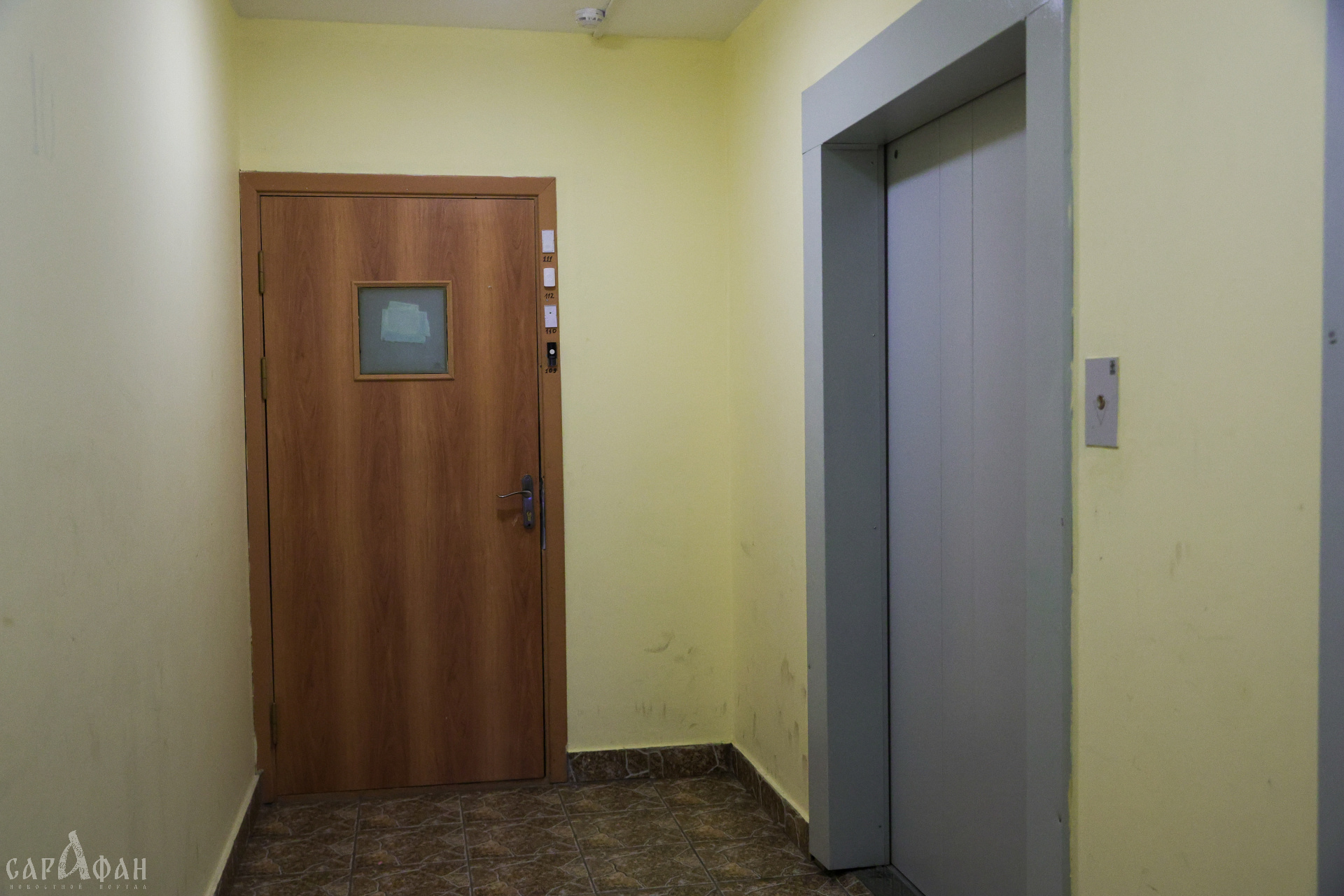 Несколько дней жаловались на трупный запах: в Краснодаре соседи пришли в ужас, когда службы вскрыли зловонную квартиру 