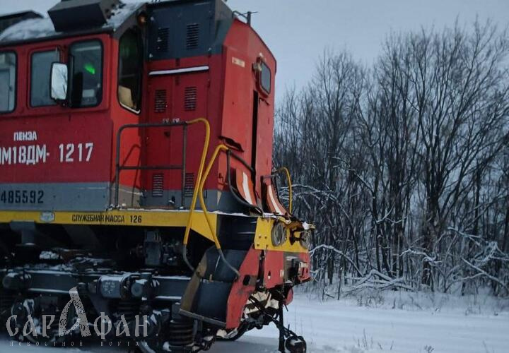 Пассажирский поезд «Адлер-Пермь» столкнулся с маневровым локомотивом