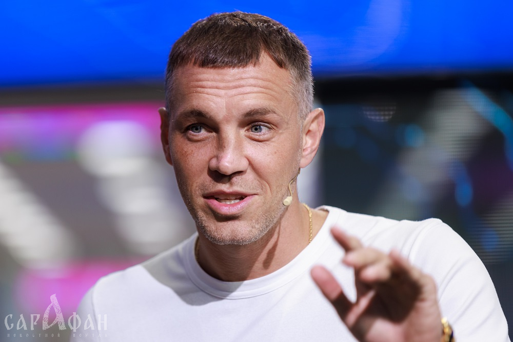 «Это читать невозможно»: Артем Дзюба раскритиковал школьную программу по литературе
