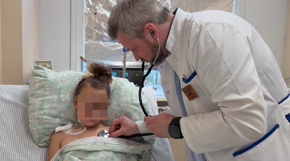 Девочка из Армавира, которую спасали в четырех больницах после атаки БПЛА, вернулась к семье