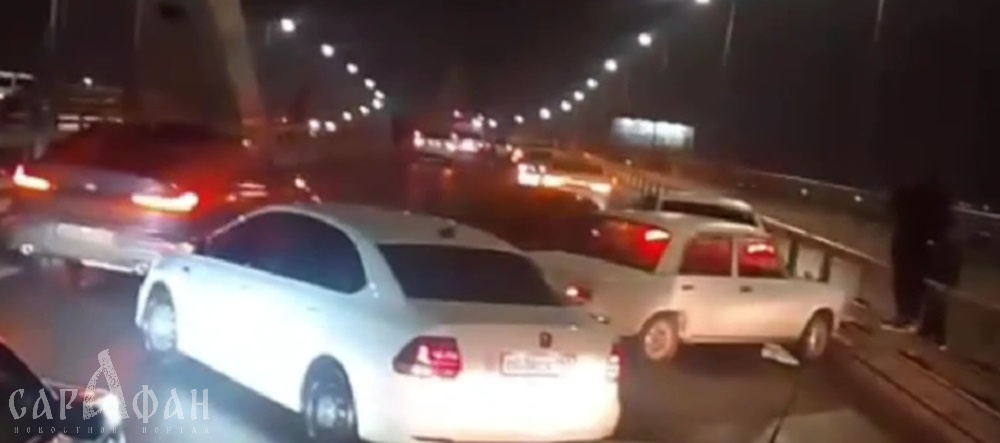 Авария за аварией: мосты в Краснодаре превратились в каток