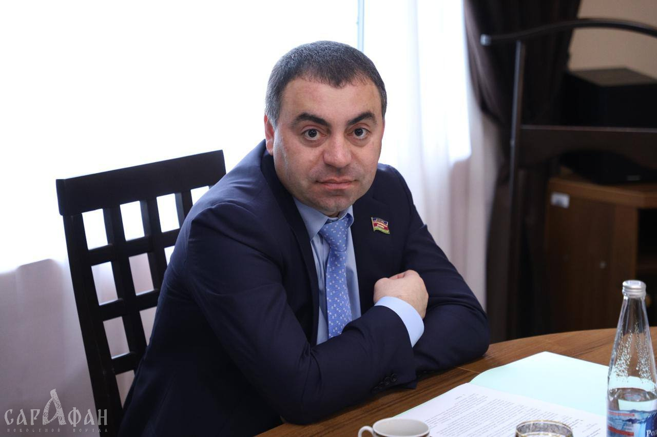Депутат  Заксобрания Кубани Тозлян поможет сочинской спортсменке в сборах на Эльбрусе