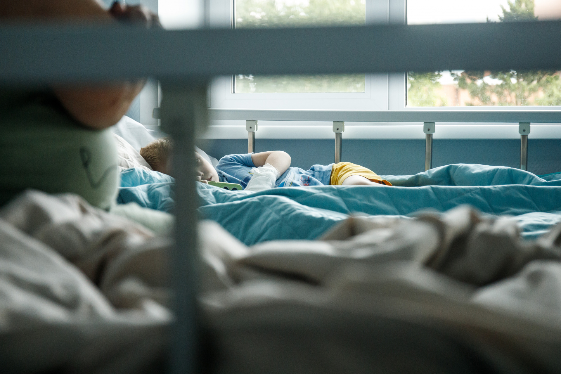 В Приморье врачи смогли спасти 1,5-годовалую девочку, которую днями напролет вырвали из лап смерти 
