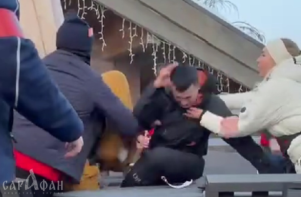 Хайпожоры разгромили бар на горнолыжном курорте в Сочи ради лайков