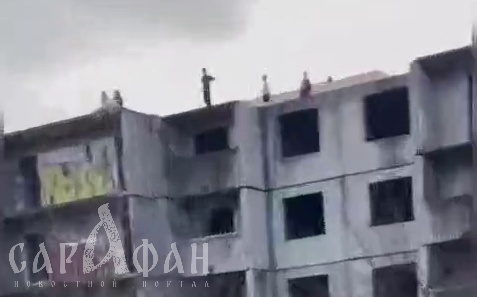 Краснодарские подростки устраивают вечеринки в опасной «заброшке», на месте которой уже 19 лет обещают построить поликлинику 