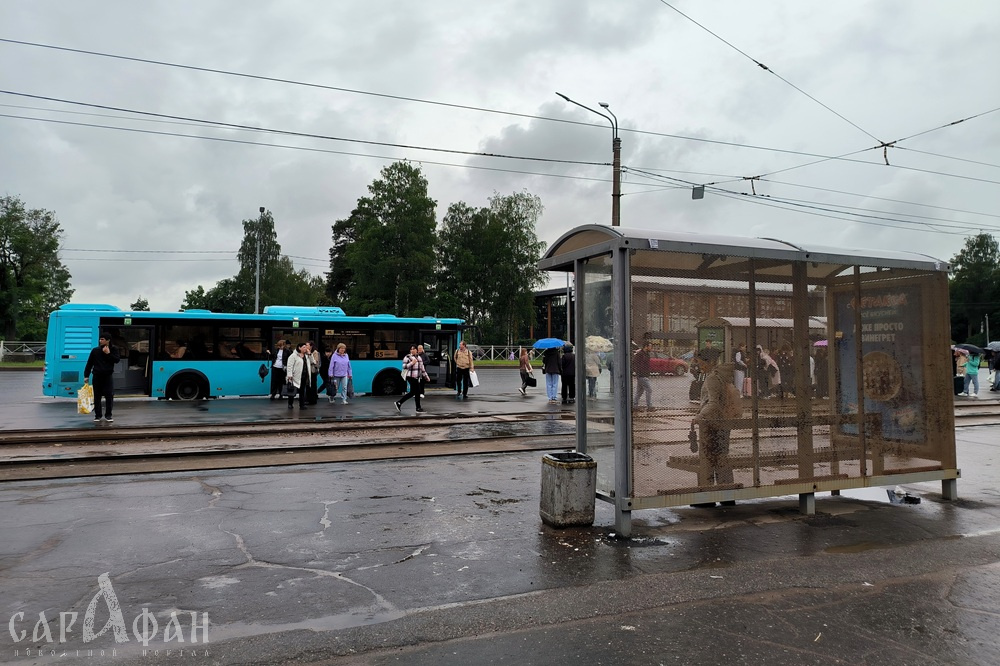 Пули в шее и черепе: шокирующая находка у автобусной остановки в Краснодаре