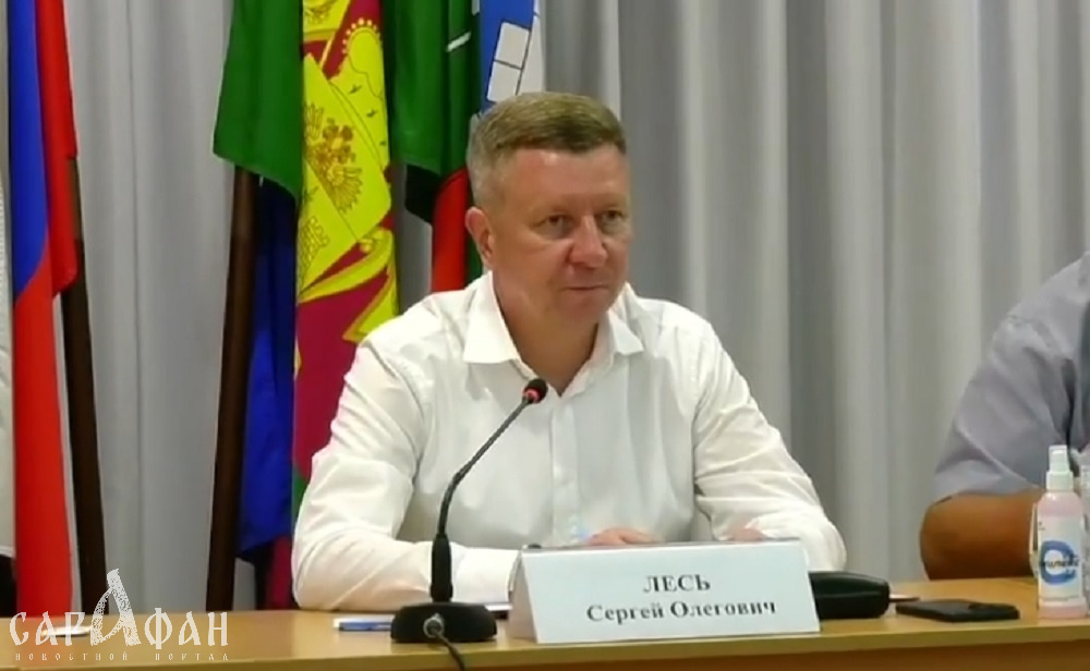 «Здесь власть представляю я»: что говорят об арестованном Сергее Лесе коллеги и жители Крымского района, столкнувшиеся с ним лично