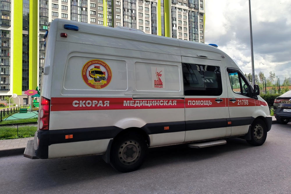 Кровь хлестала, слезы застилали глаза: двухлетний малыш покатился с горки и оставил там свой палец, который пришлось искать отцу в пожухлой траве