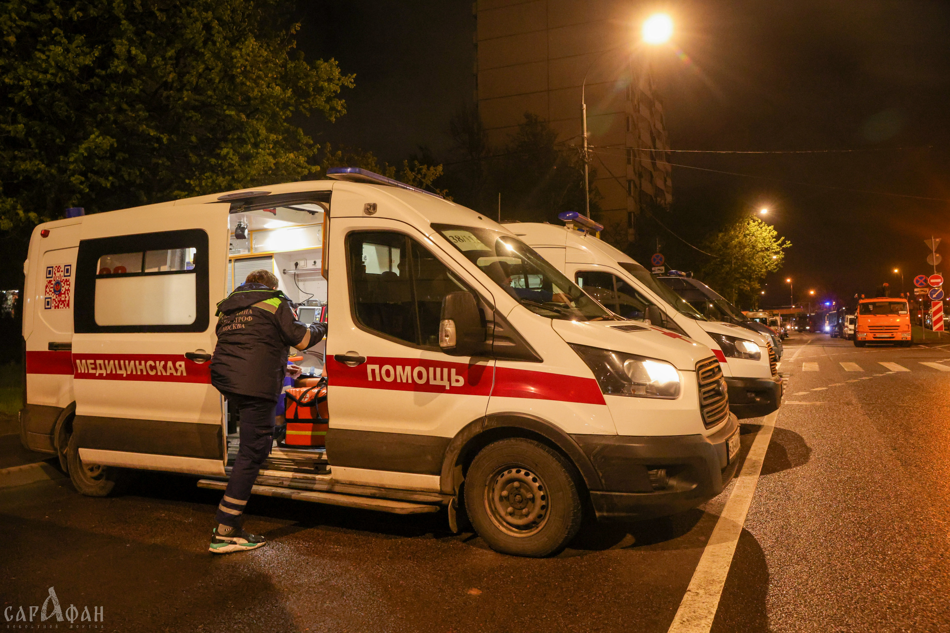 Он спешил отдать заказ, она – нарушить правила: в Краснодаре пострадала девушка, выбравшая не тот путь