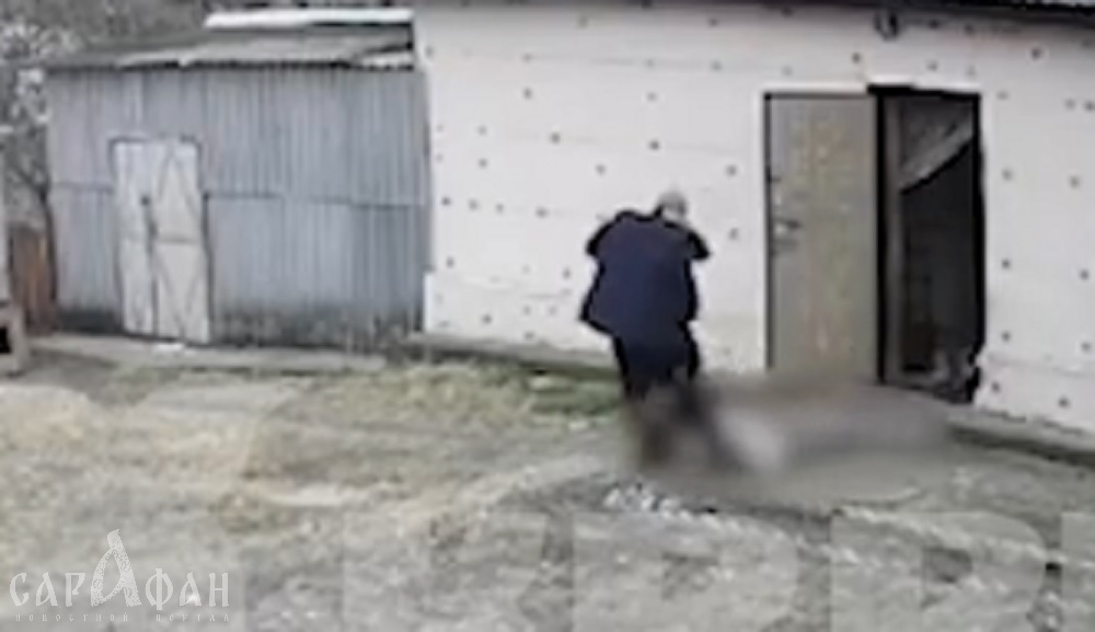 Сын погиб на СВО, мать – в ледяной могиле у дома: жительница Кубани нашла утешение в компании моложавого уголовника, а он выволок ее в ночь без шанса на спасение