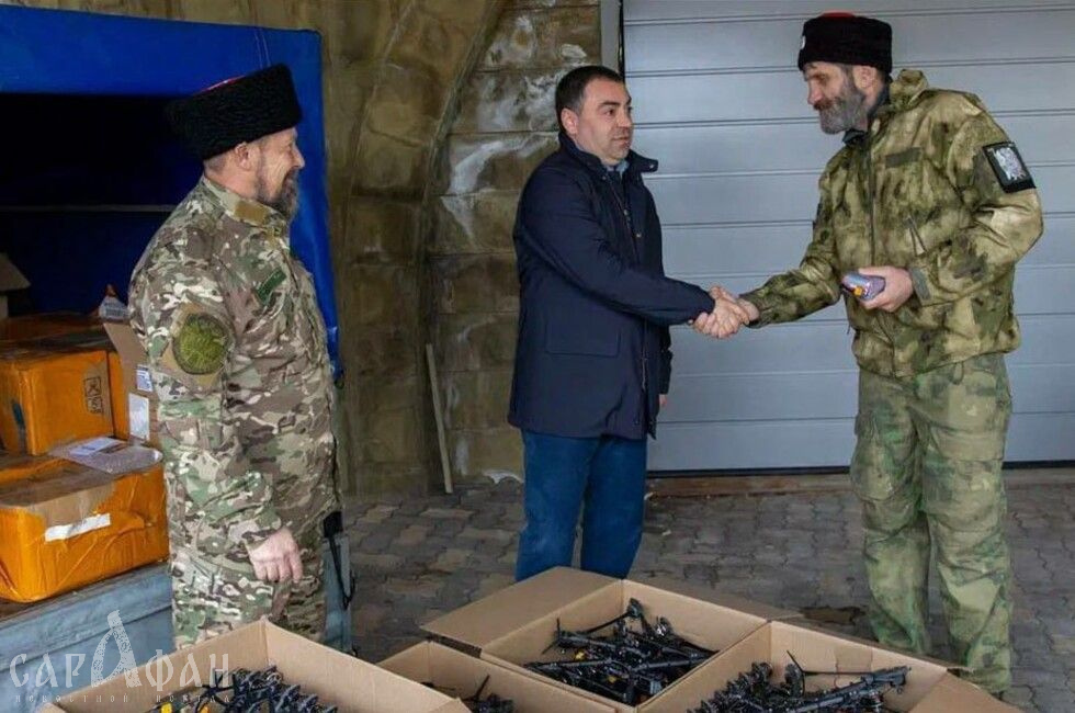 Бойцы 1-ой Славянской бригады поблагодарили за помощь депутата ЗСК Кубани Арменака Тозляна