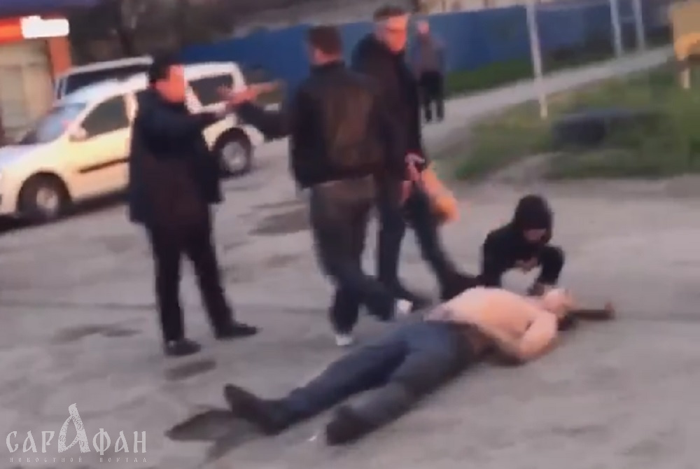 «Папочка! Мой папочка!»: малыш орал не своим голосом, прильнув к окровавленному бойцу СВО, которого пришлось отдирать от асфальта после дикого избиения шайкой цыган